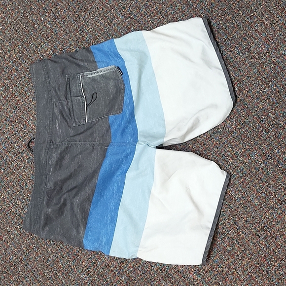 |O'NEIL| Striped Swim Trunks Size 36 - Picture 7 of 11